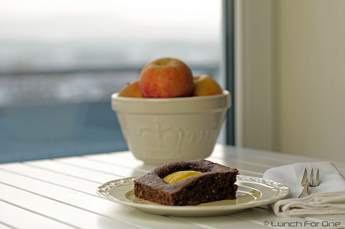 Apfel-Schoko-Nuss Blechkuchen - Reiseblog Foodblog Lunch For One