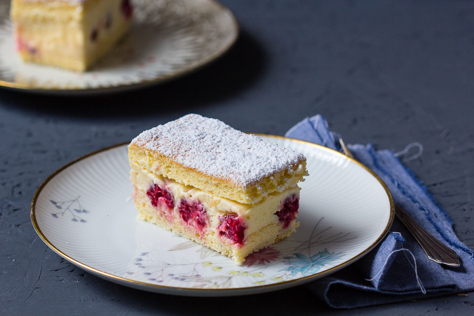 Beeren Creme Schnitten via lunchforone