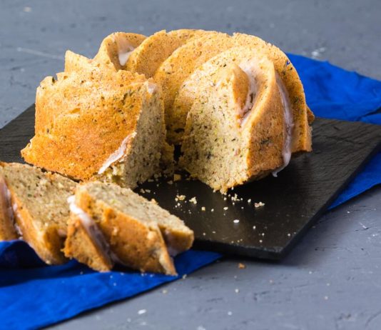 Zucchini Zitronen Kuchen via lunchforone