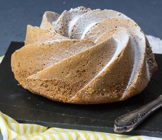 Mohn Eierlikör Gugelhupf via lunchforone