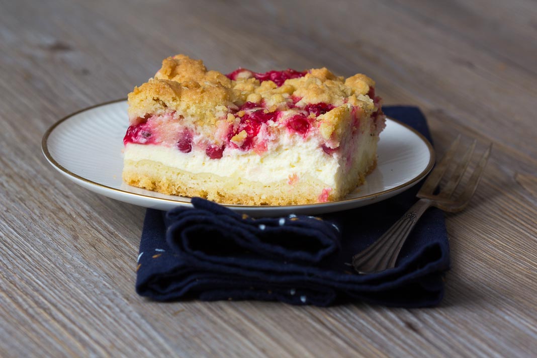 Beeren Quark Blechkuchen via lunchforone